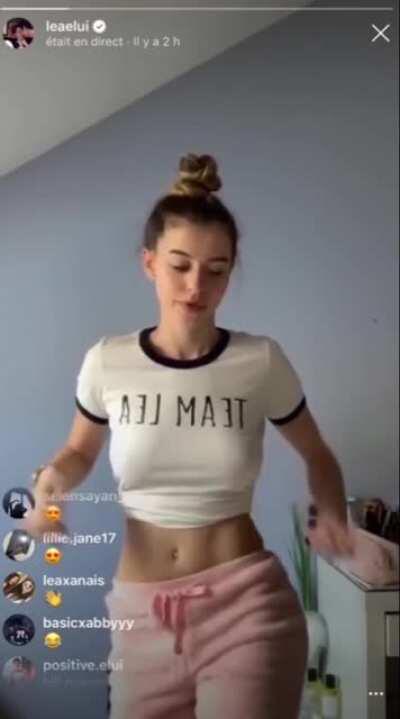 Lea Elui Ginet jiggly