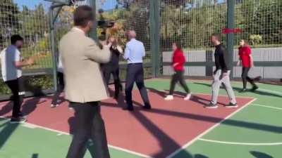 erdogan sagligi hakkindaki iddialara yanit vermek icin basket oynamis