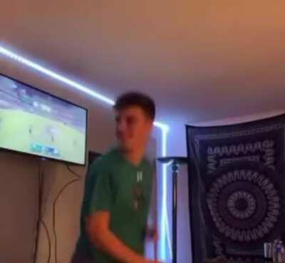 Kitana mains any chance they get: