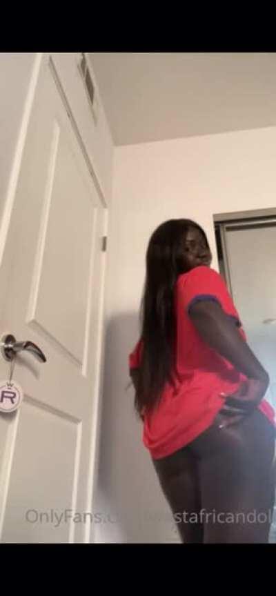 This is the content she’s selling. Instagram content. Only difference is instead of it being 25sec, it’s extended bs. Don’t buy it