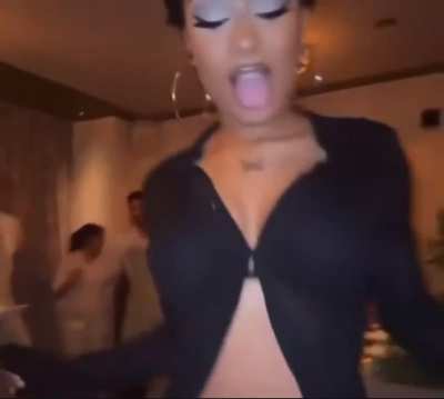 She is glowing😍 i love this for her!