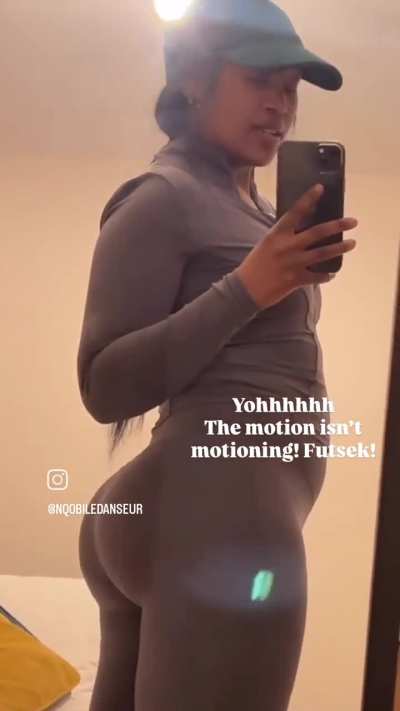 Mirror booty flexing