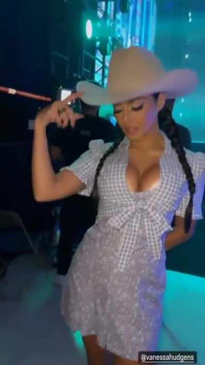 Vanessa Hudgens is one sexy cowgirl