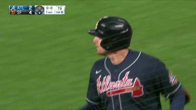 [Highlight] Brandon Crawford robs Austin Riley of a hit with an incredible play.