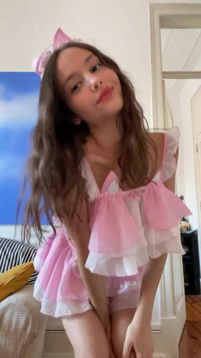 I want to know what you think of my 20 y.o. ass