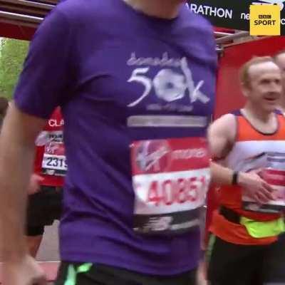 A man literally ran the London marathon as the big ben