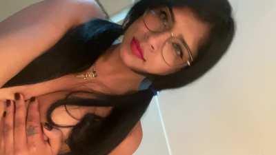 Would we fuck on the first date? 😌 30 y/o, mom of two