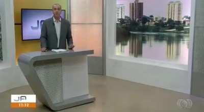 quem mandou colocar pau e pai tão perto no dicionário?