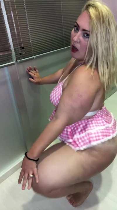 (BBW) Is that ass worth banging ? Free page