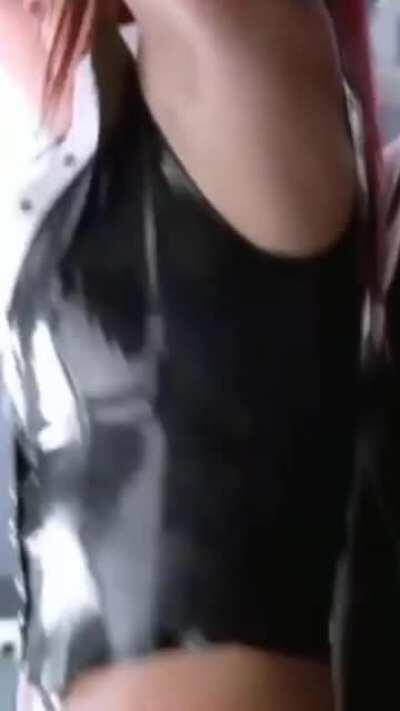 Britney Spears - Womanizer Vertical Edit