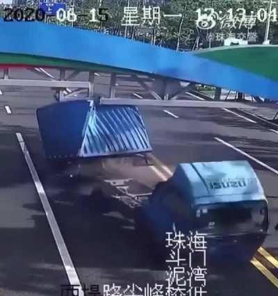 Well that's one way to unlatch the container