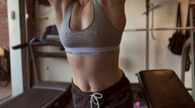 Loved the way this video turned out doing overhead tricep extensions. [F]