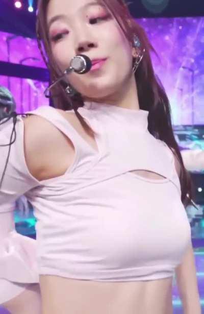 LE SSERAFIM - Kazuha 🤩