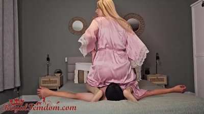 Like to be smothered under my full weight while me wearing sexy satin pyjamas ? oc