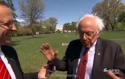 🅱️ernie vibin fr tho (ig @NicheMusicMemes)