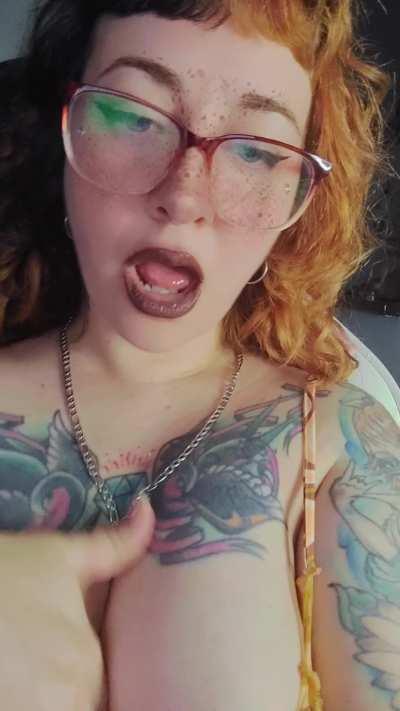 Tomorrow is Mommy's fxcking 𝐁𝚰𝐑𝐓𝐇𝐃𝐀𝐘, come bring me my gifts and beg for more and more saliva (l1nk in comments)