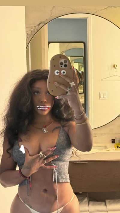 “We deserve free healthcare ❤️” SZA via IG Stories.