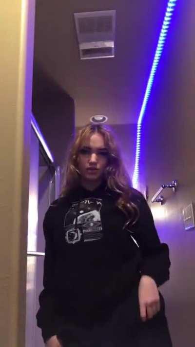 Booty got a mind of its own