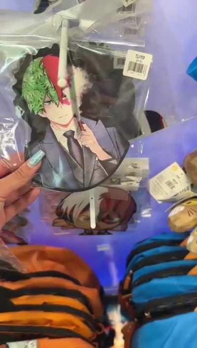 What the hell did just find😭