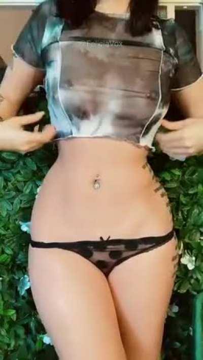 Do my hips hypnotize you? [self]