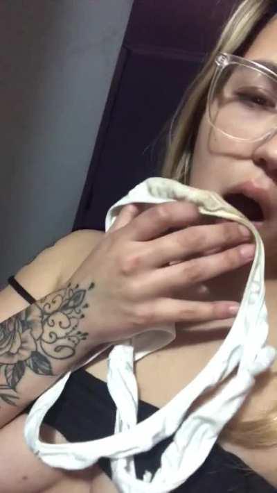 [F] do you like Dirty girl?