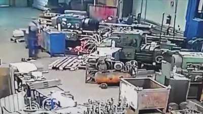 Russian lathe incident (NSFL, very brutal!!)