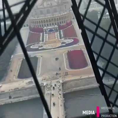 An afternoon in Paris, 1900. This video was shot by the Lumiere brothers (Colorized, 4k, 50fps). • Via Instagram.com/historical_media