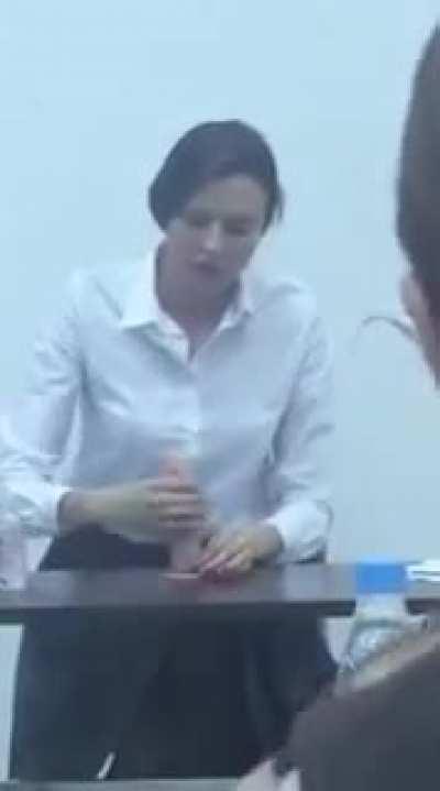 Ana dilde eğitim istiyoruz.