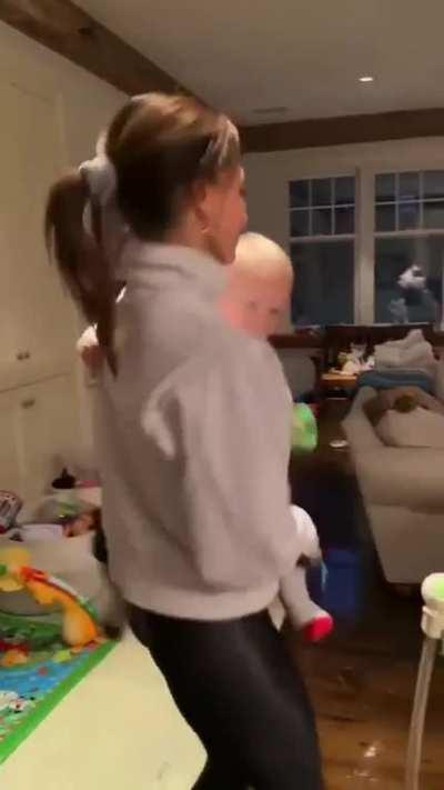 I'm a professional dancer traveling around the 🌎