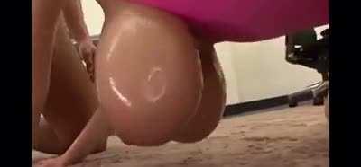 Any bi/bi curious buds into this?