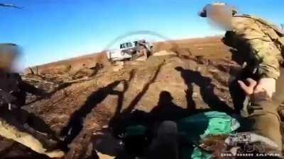 Ukrainian medics extracted a wounded soldier in 35 seconds, narrowly avoiding a Russian FPV drone chasing them.
