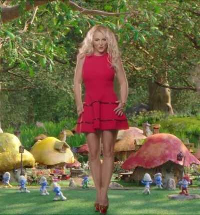 Leggy in Ooh La La music video