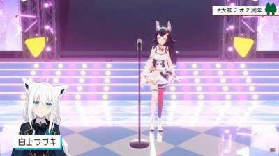 1 minute of Mio being facking cute, feat. Fubuki