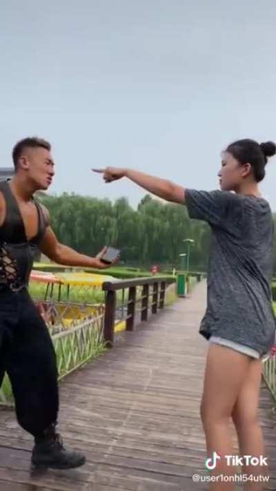 Punch - Camera Zoom - Cool Walk