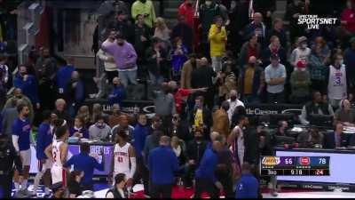 [Highlight] Isaiah Stewart runs into the tunnel to try and get to LeBron and the Lakers players stay on the lookout