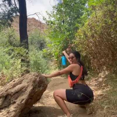 Twerking her fat yummy ass