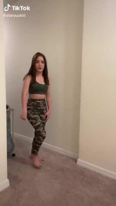 Los movimientos no, pero el culo si lo mostró 😂😂😂🥵