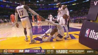 [Highlight] Deandre Ayton with the And-1