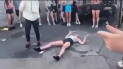 SHE GOT HANDS - ONE PUNCH KNOCKOUT IN GIRL FIGHT