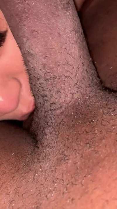 she knows how to ballsucking!