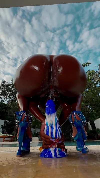 Too big it made me squirt so hard😩💦