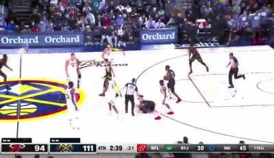 Jokic and Morris getting into it