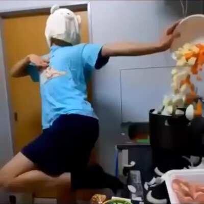 Sou ser bem direto, eu tenho um mamaco e uma pistola, não estou ensinuando nada mas para que não de mal aconteça eu gostaria do link desta musica