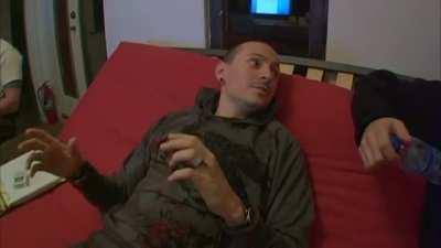 Chester making Mike wheeze [Making of Minutes To Midnight]