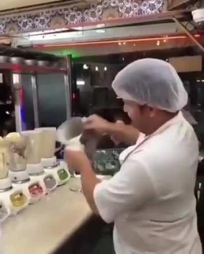 Smoothie poor without missing a drop (X-post from r/oddlysatisfying)