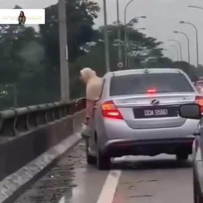 Mambang sampah, cobaan