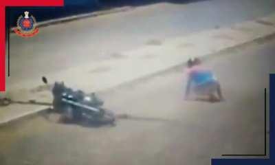 Sucks to be used by the Delhi po-po to extol the virtues of the one above