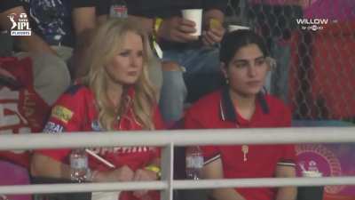 Suyash sharma makes baddie angry