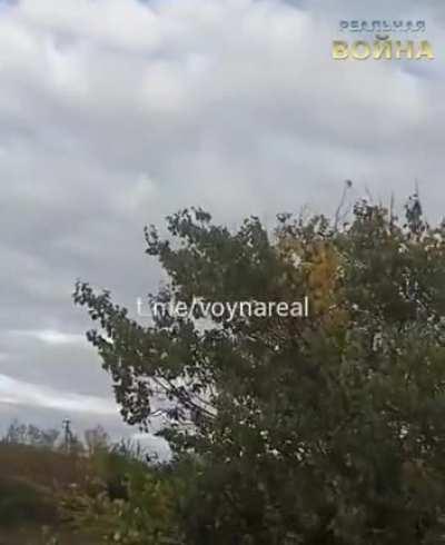 Ukrainian helicopter is treating Russians with some hot Ukrainian gifts in the Kherson direction