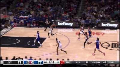 [Highlight] Reggie Jackson re-coups the turnover, schmurdas the layup into a fast break lob to Isaiah Hartenstein!